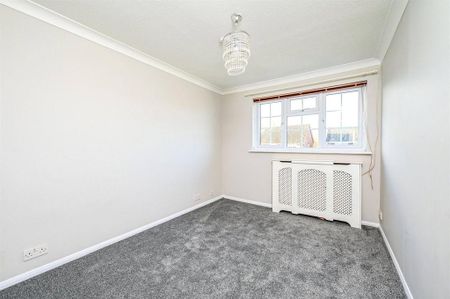 5 bedroom semi-detached house to rent - Photo 3