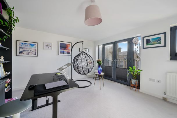 Elspeth Road, SW11, London - Photo 1