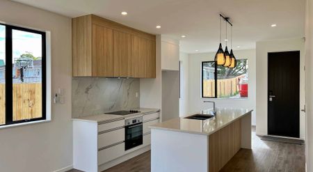 4-BEDROOM IN BOTANY DOWNS - Photo 4