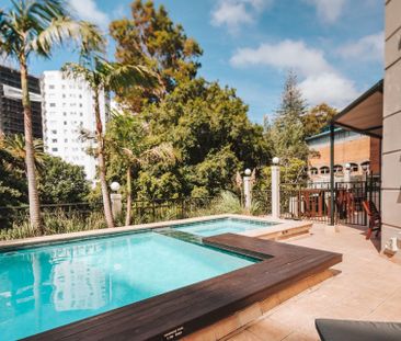 CITY CENTRAL - Furnished Apartment, 1 Carpark, Water & Power Included - Photo 5