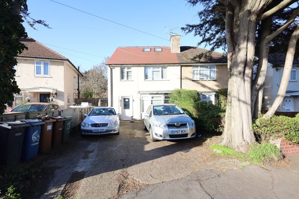 Studio Flat, Cullington Close, HA3 - Photo 1