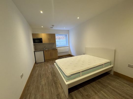 Studio to rent - Photo 1