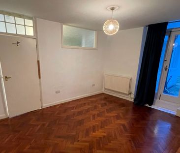 1 Bed Flat, Marine Parade, BN2 - Photo 2