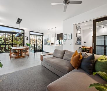 1/113 Nobby Parade, Miami QLD 4220 - House For Rent | Domain - Photo 6