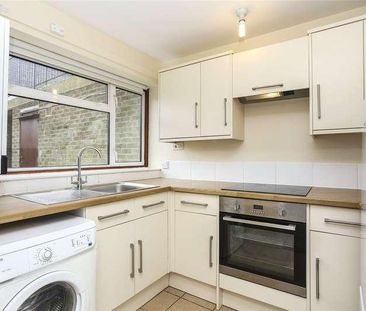 High Tor Close, Off Babbacombe Road, Bromley, BR1 - Photo 4