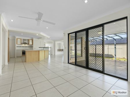 Perfect Family Home in Pottsville - Photo 3