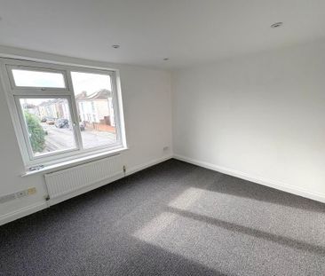 2 bedroom semi-detached house to rent - Photo 6