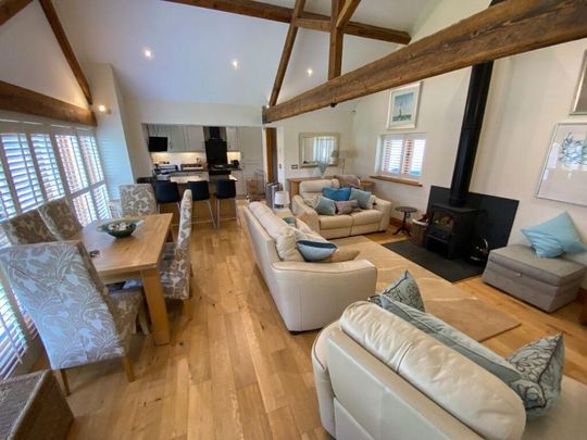 2 bedroom property to rent - Photo 1