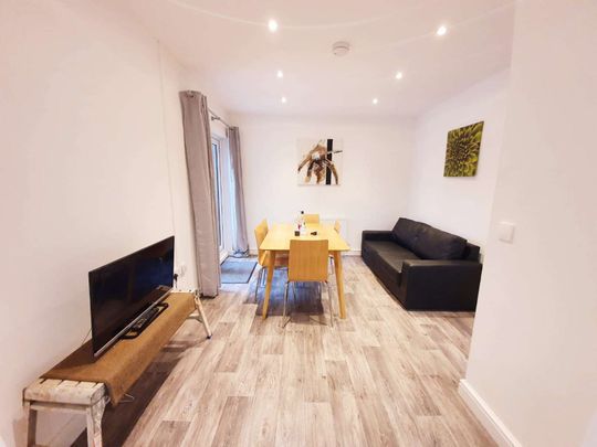 Room in a Shared House, Banwell Street Room 1 - Photo 1