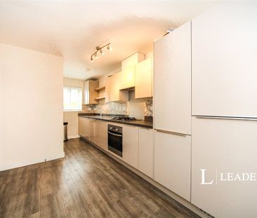 4 bedroom semi detached to rent Hazel Mead, LU5 - Photo 5