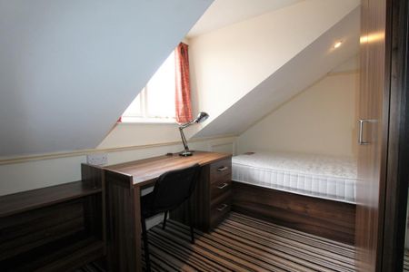 6 bedroom flat to rent - Photo 4
