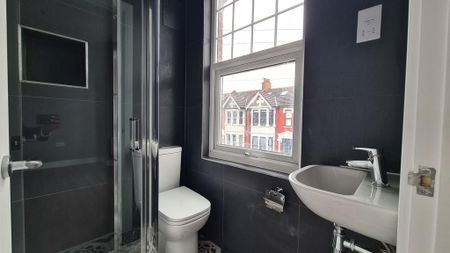 House share to rent - Photo 4