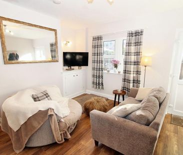 2 bedroom semi-detached house to rent - Photo 2