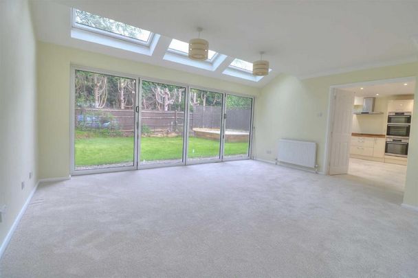 4 bedroom detached house to rent - Photo 1