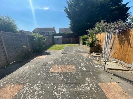 2 bedroom semi-detached house to rent - Photo 5