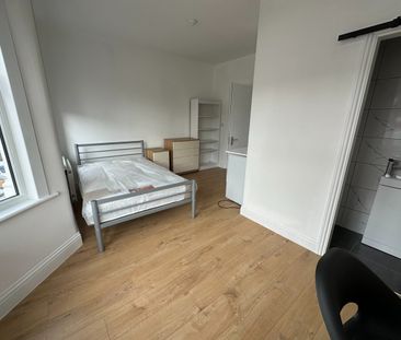 Room in a Shared House, Cowley Road, IG1 - Photo 1