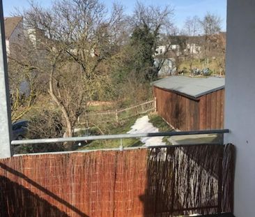 Schöne und helle 3 RW Wohnung mit Balkon im 1.OG - Photo 1