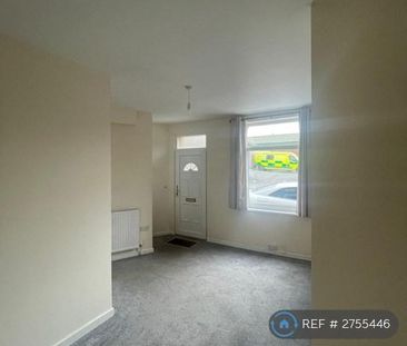 2 bedroom end of terrace house to rent - Photo 5