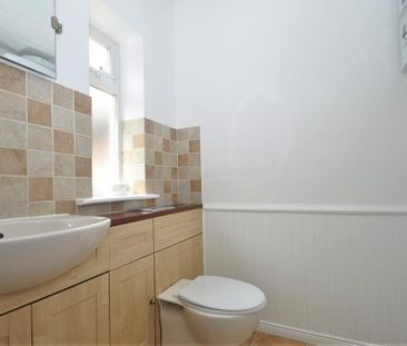 4 bedroom semi-detached house to rent - Photo 6
