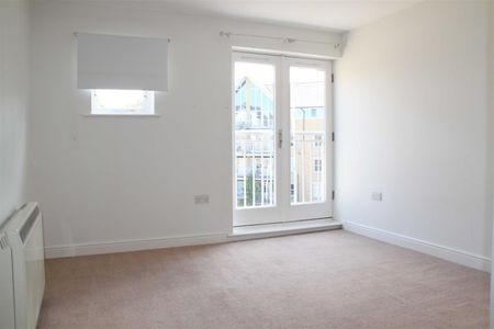 Bingley Court, Canterbury, Kent - Photo 3