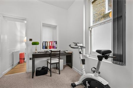 3 bedroom flat to rent - Photo 4