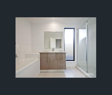 16 Stratus Lane, Coomera, Qld 4209 - Photo 6