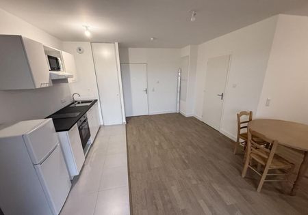location Appartement T1 DE 33.32m² À SAINT CYR L'ECOLE - Photo 2