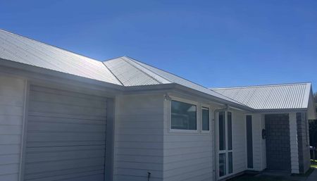 Modern family home in Pyes Pa - Photo 4