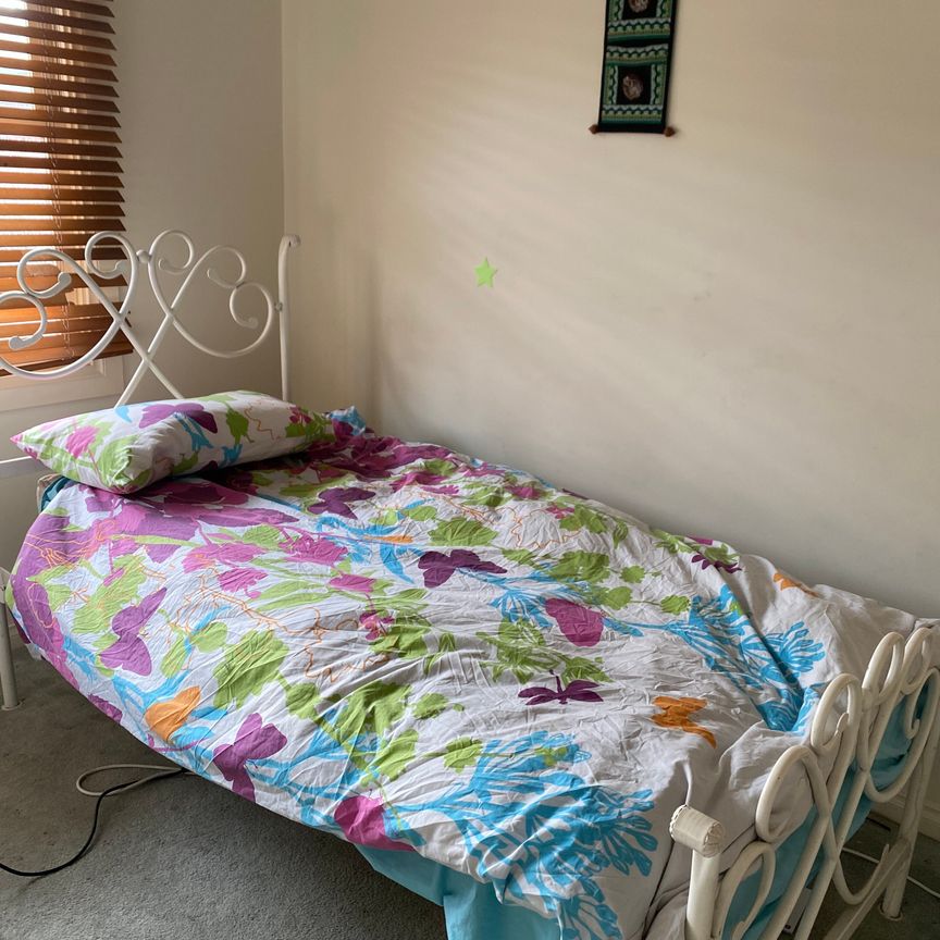 Altona Meadows - Photo 1