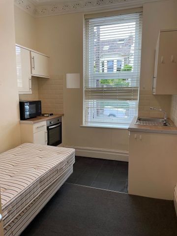 1 bedroom house to rent - Photo 2