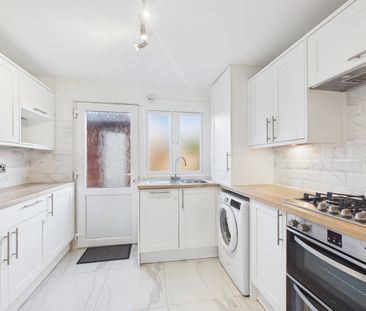 3 bedroom House in Greenfields, Maidenhead - Photo 4