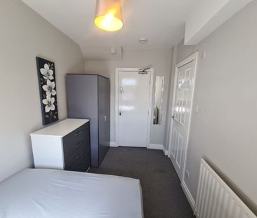 Room 5, 70 Balby Road, Balby - Photo 1