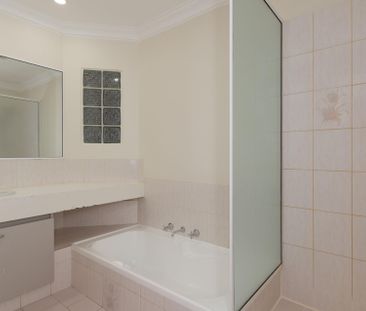 Amazing Location in a Quite Street - Photo 3