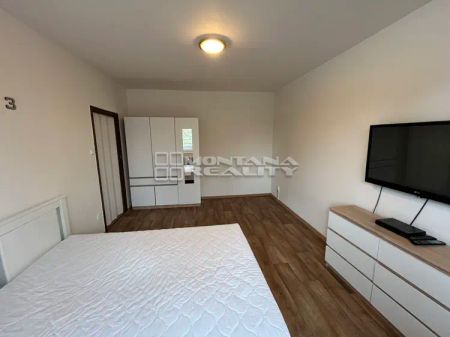 Pronájem bytu 1+1 s lodžií na ulici Stupkova v Olomouci - Photo 2