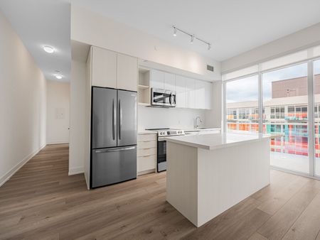 For Lease - 333 Sunseeker Avenue Unit# 627, Innisfil, Ontario - Photo 2