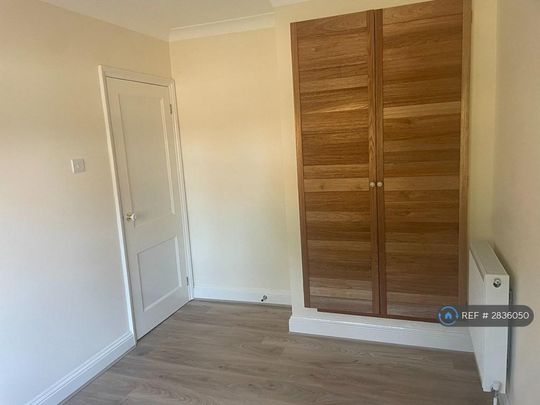4 bedroom detached house to rent - Photo 1