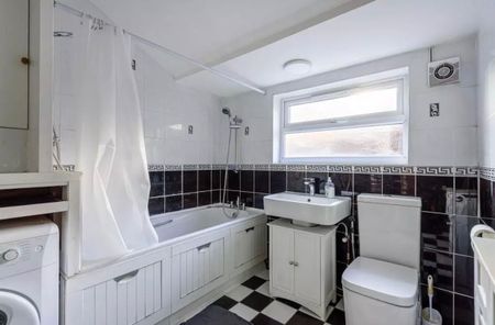 Room in a Shared House, Orts Road, RG1 - Photo 5