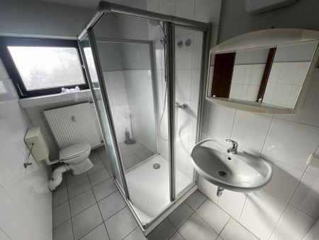 Helle 3-Zimmer-Wohnung mit Balkon und Garage - Photo 5