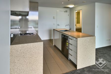 More Than a One-Bedroom – Space, Style & Spectacular Views - Photo 3
