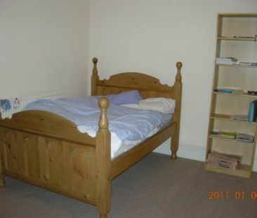 3 Bed - Royal Park View, Hyde Park, Leeds - Photo 5