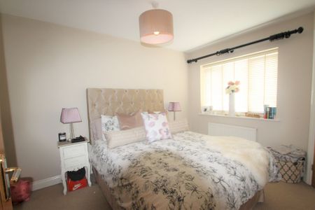 2 bed apartment to rent in Priory Avenue, Taunton, TA1 - Photo 3