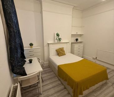 Room in a Shared House, Hanover Rd, NW10 - Photo 1