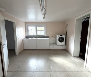 Gezinswoning met 4 slaapkamers en loods! - Foto 4