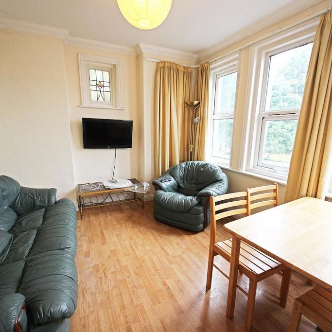 3 bedroom flat to rent - Photo 1