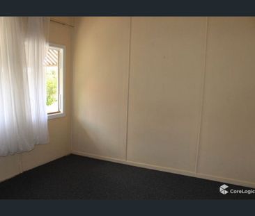 Inner-City Charm with Space and Privacy - Photo 3