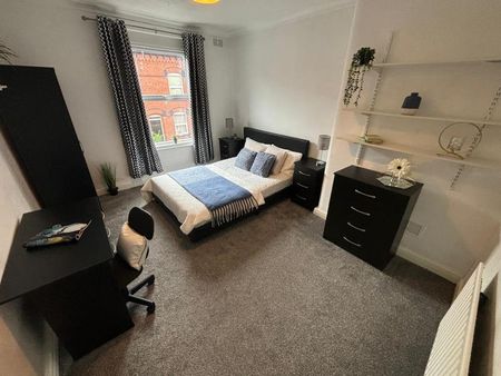 3 bedroom terraced house to rent - Photo 5
