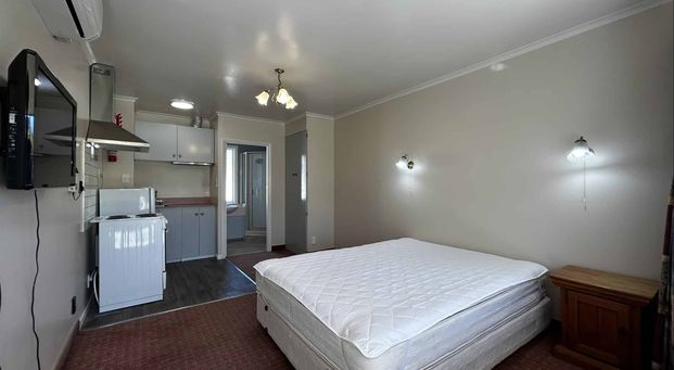 Studio Unit in Prime Riccarton Location - Photo 1