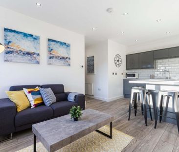 4 bedroom flat to rent - Photo 4