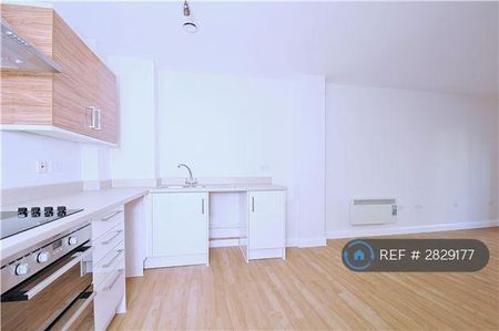1 bedroom flat to rent - Photo 2