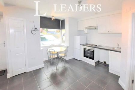 1 bedroom flat to rent - Photo 2